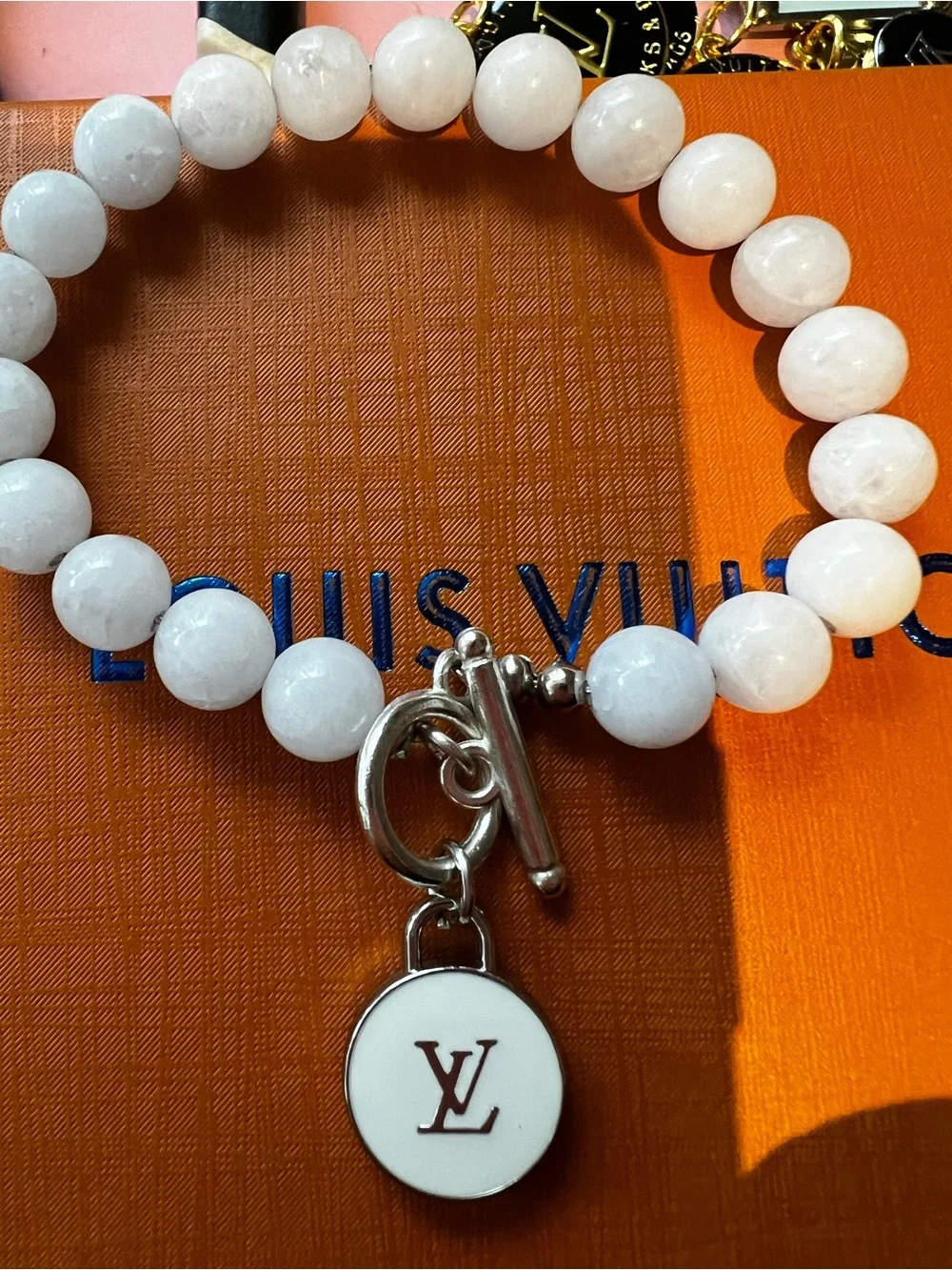 Unbranded white / silver Bead Toggle Bracelet 7.5 inch